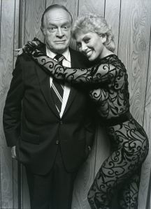 Bob Hope with Wanda Richert 1983, NY.jpg